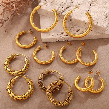 1 paire de boucles d'oreilles créoles en acier inoxydable de forme irrégulière, étanches, couleur or