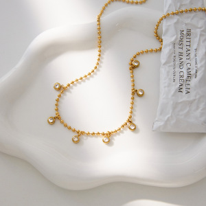 Collier Pendentif Femme Daily Droplet En Acier Inoxydable Étanche Couleur Or Avec Zircon (1 Pièce) h5 Image4