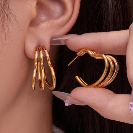 1 paire de boucles d'oreilles créoles classiques en forme de cœur, en acier inoxydable étanche, couleur or, pour femme.