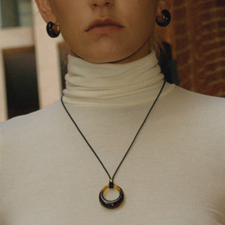 Collier long rond en résine pour femme (1 pièce)