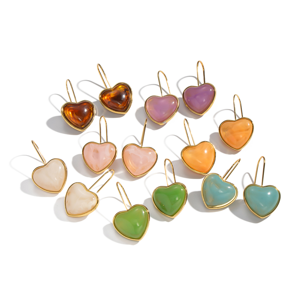 Boucles D'Oreilles Pendantes En Résine Dorée En Forme De Cœur (1 Paire) Image5