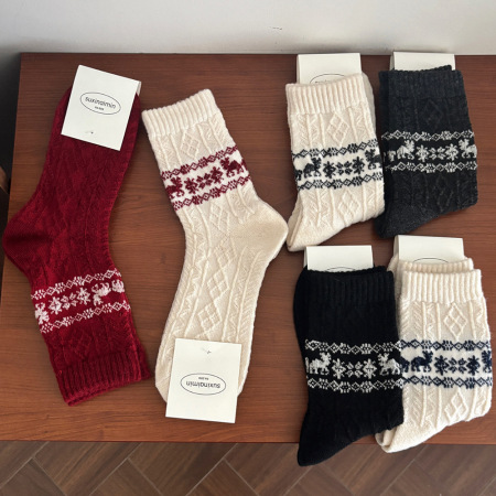 1 paire de chaussettes mi-mollet en coton à motif d'élan de Noël vintage 2