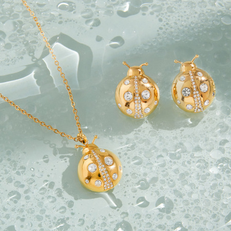 Collier pendentif femme en acier inoxydable doré, motif scarabées (1 pièce) 2