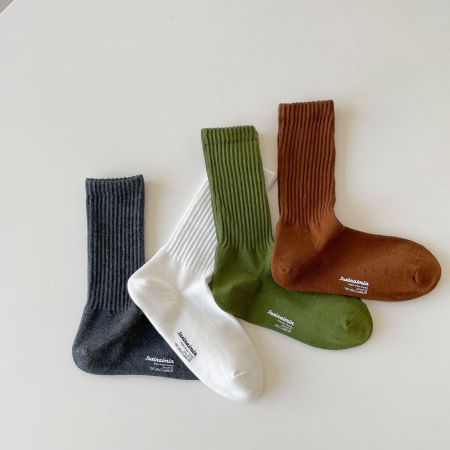 1 paire de chaussettes de sport polyvalentes - Chaussettes mi-mollet décontractées en coton à motif alphabet 2