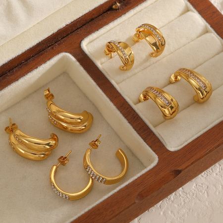 1 paire de boucles d'oreilles créoles en acier inoxydable étanches en forme de C avec strass