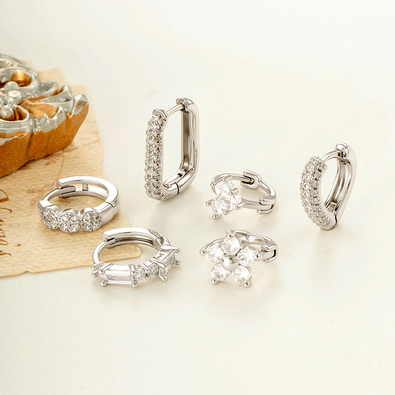 Boucles D'Oreilles Créoles Pour Femme, Couleur Cuivre Doré, Ornées De Zircon, En Forme D'Étoile (1 Pièce) Image3