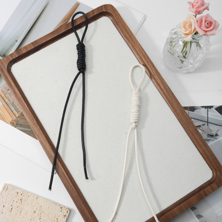 1 breloque de sac pour femme en cuir imprimé léopard, délicatement torsadée 2