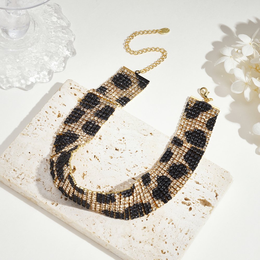 Ensembles De Bijoux Pour Femmes À Pompons Imprimé Léopard Luxueux h5Image4