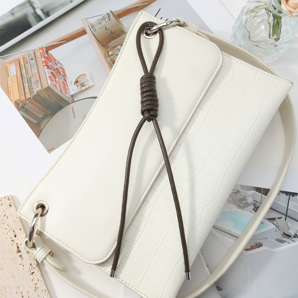 1 Breloque De Sac Pour Femme En Cuir Imprimé Léopard, Délicatement Torsadée Image4