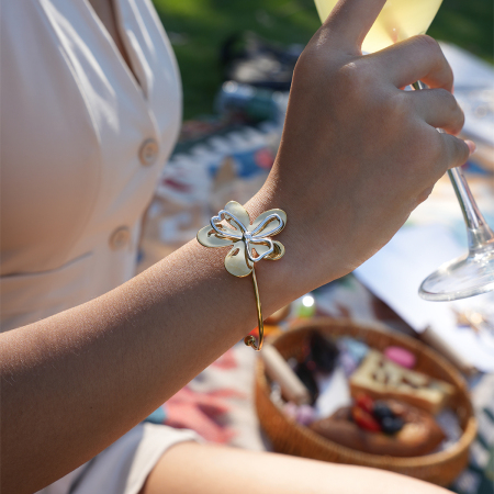 Bracelet rétro fleuri pour femme, en acier inoxydable, étanche, couleur or (1 pièce)