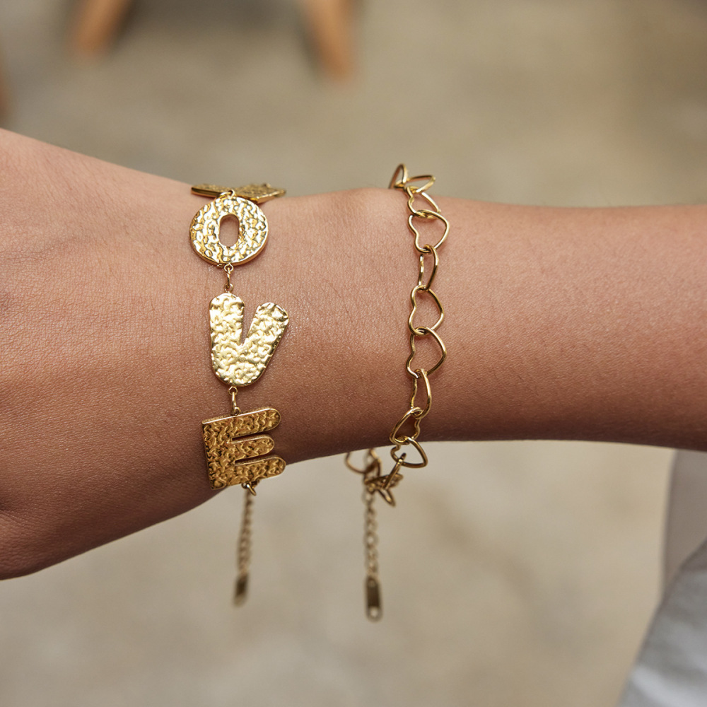 Bracelet À Breloques Classique Pour Femme, En Acier Inoxydable, Étanche, Couleur Or, Avec Lettre D'Amour (1 Pièce). Image4