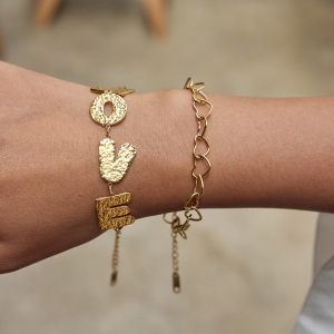 Bracelet À Breloques Classique Pour Femme, En Acier Inoxydable, Étanche, Couleur Or, Avec Lettre D'Amour (1 Pièce). h5 Image4