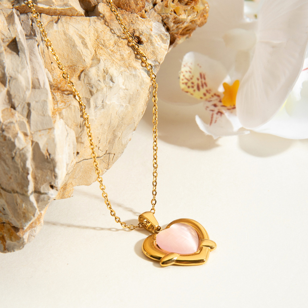 Collier Pendentif Sophistiqué En Forme De Cœur Rose, En Acier Inoxydable Étanche Et Couleur Or Pour Femme (1 Pièce) Image7