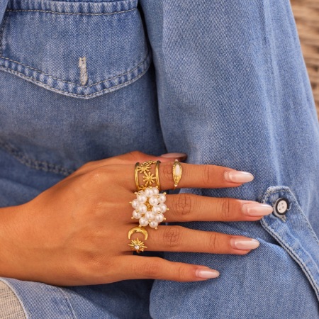 Bague perlée pour femme, en acier inoxydable étanche, ornée d'un motif floral délicat (1 pièce).