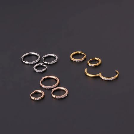 Boucles d'oreilles créoles minimalistes rondes en acier inoxydable étanche couleur or avec zircon pour femme (1 pièce) 2