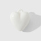 Un accessoire blanc 