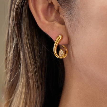 1 paire de magnifiques boucles d'oreilles puces en acier inoxydable doré, étanches, avec zircon, pour femmes.