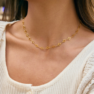 Collier Chaîne Femme Simple Et Discret En Acier Inoxydable, Couleur Or, Avec Pendentif Cœur Discret. h5 Image6