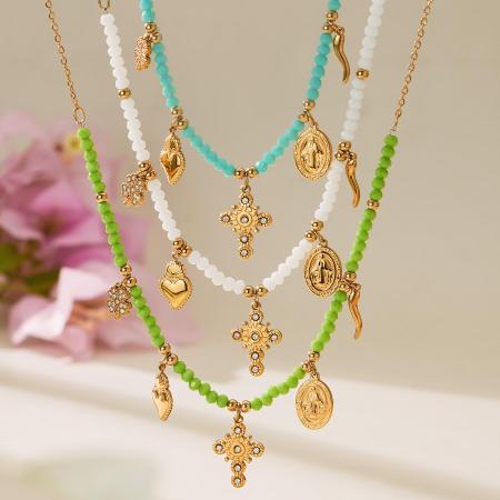 Collier de perles pour femme, orné d'une croix charmante en pierre naturelle et d'acier titane couleur or (1 pièce)