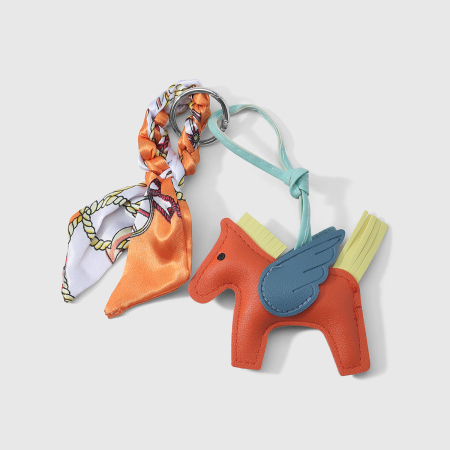 1 Écharpe En Soie Nouée À La Main, Mignonne, Avec Un Motif Cheval En Cuir Et Un Porte-Clés Pour Sac À Faire Soi-Même