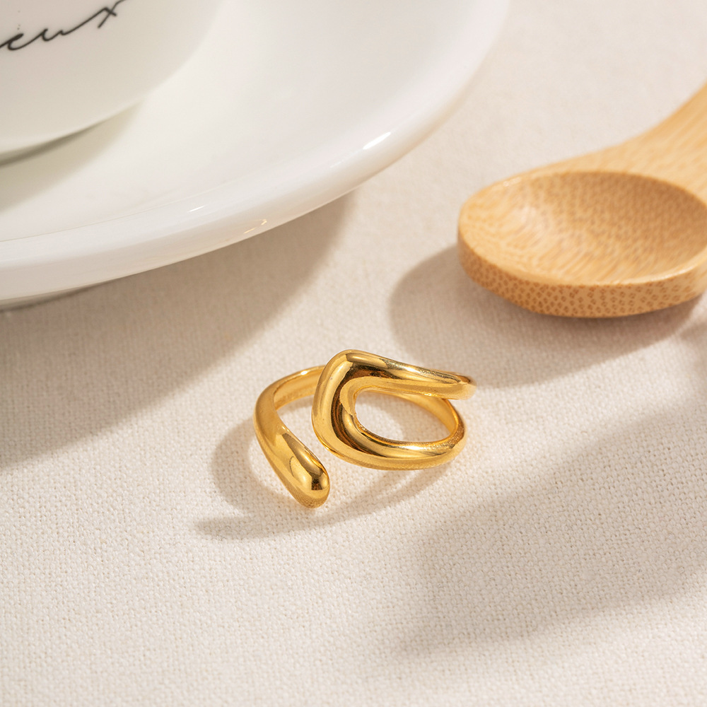 Bague Femme Tendance, En Acier Inoxydable Doré, Forme Irrégulière, Étanche, À Porter Au Quotidien. Image4