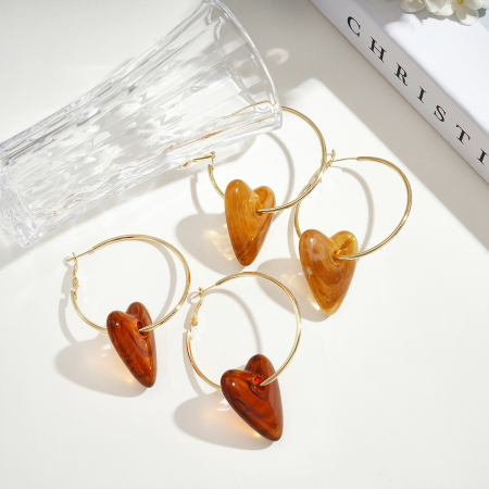 1 paire de boucles d'oreilles pendantes élégantes en acrylique uni en forme de cœur pour femme 2