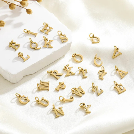 Pendentif femme en acier inoxydable doré, étanche, à personnaliser avec une lettre (1 pièce)