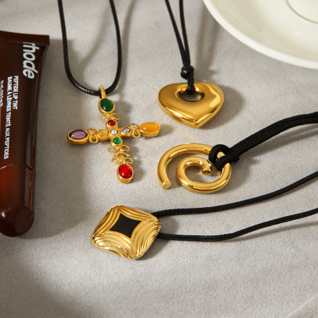 Collier pendentif en acier inoxydable étanche couleur or (1 pièce)