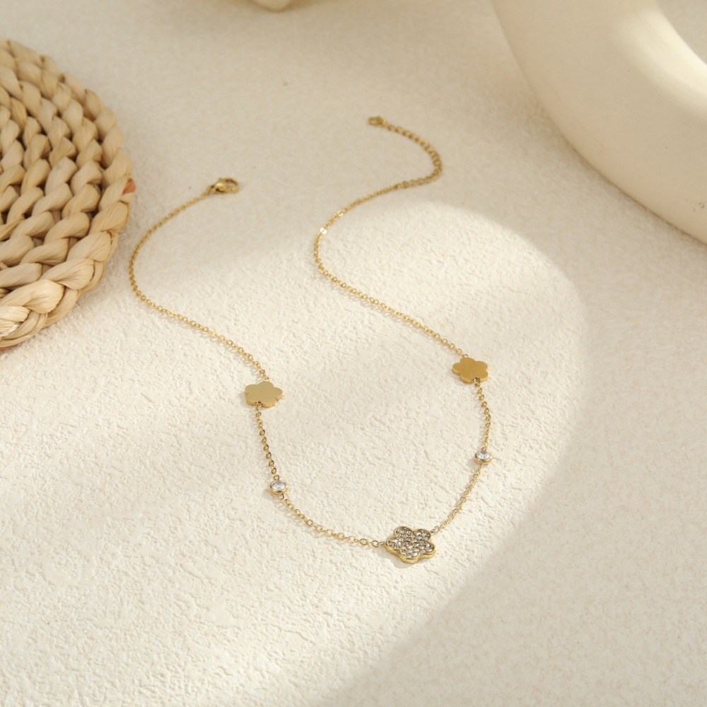 Collier Chaîne Femme Simple En Acier Inoxydable Étanche Avec Motif Fleur, Étoile Et Lune (1 Pièce) Image3
