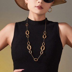 Collier Long Minimaliste Pour Femme, En Acier Titane Doré, Composé D'Un Cercle (1 Pièce) h5 Image4