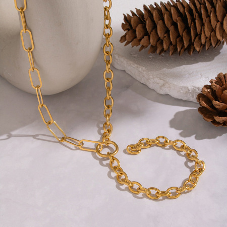 Collier en acier inoxydable doré, étanche, avec chaîne en forme de Y (1 pièce). 2