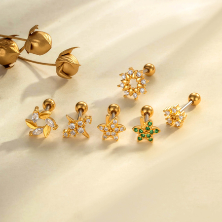 Boucles d'oreilles piercing femme, motif feuille simple, couleur cuivre doré et zircon.