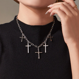 Collier Pendentif Femme En Acier Inoxydable Doré, Orné D'Un Zircon Et D'Une Chaîne En Croix Exquise (1 Pièce) h5 Image4