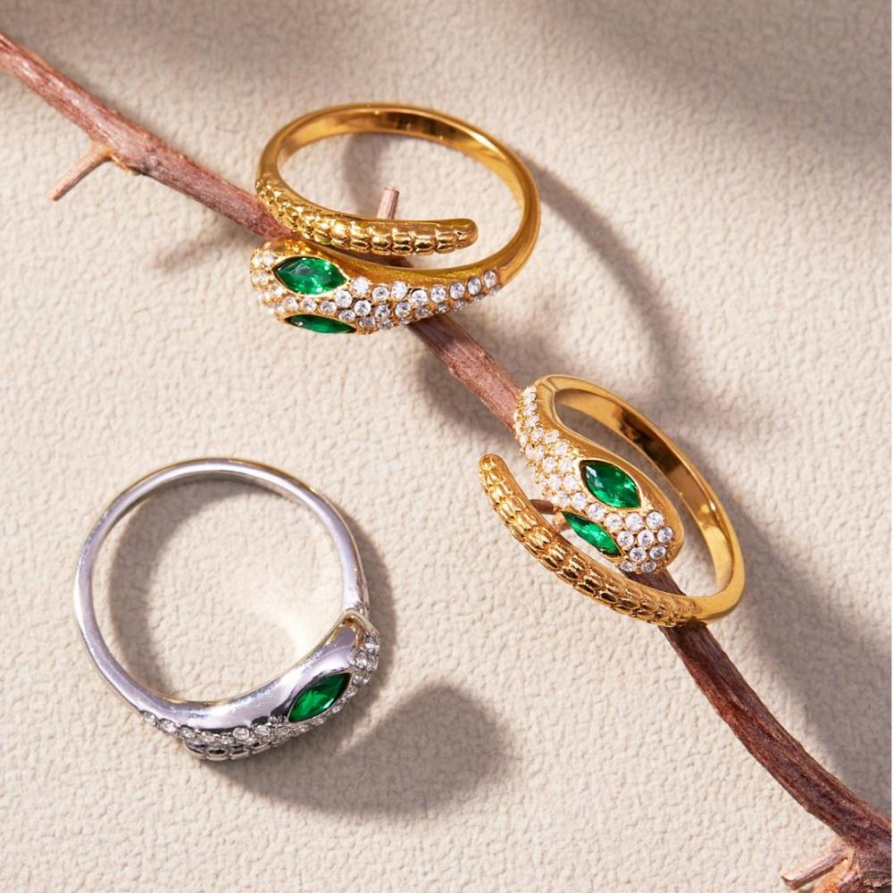 Bague Pour Femme En Acier Titane Doré Avec Zircon Et Motif Serpent Étincelant (1 Pièce). Image5