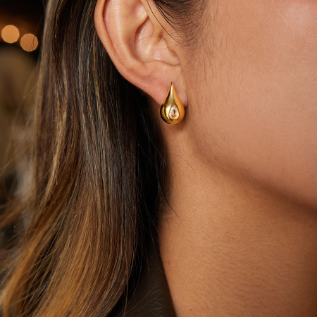 1 paire de boucles d'oreilles puces luxueuses en acier inoxydable étanche couleur or pour femme 2