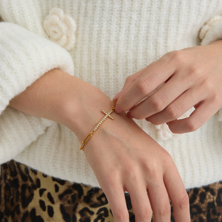 Bracelet À Maillons Pour Femme, En Acier Inoxydable Doré, Avec Croix Délicate (1 Pièce).