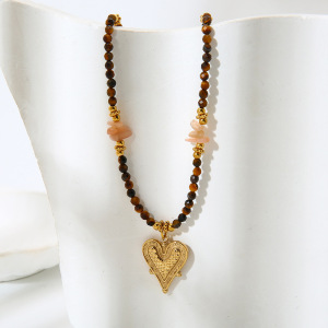 Ensemble De Bijoux Pour Femme Composé D'Un Ensemble De Perles En Forme De Cœur Irrégulières Au Style Rétro, Orné De Pierres Naturelles Et De Pierres Dorées. h5 Image3
