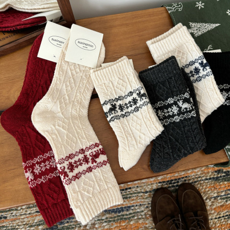 1 paire de chaussettes mi-mollet en coton à motif d'élan de Noël vintage