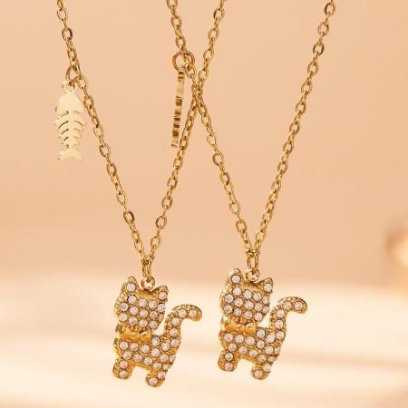 Collier pendentif femme Sweet Kitty en acier titane doré avec zircon (1 pièce)
