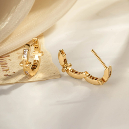 Boucles d'oreilles créoles unisexes modernes en cuivre et zircon, avec croix (1 pièce). 2