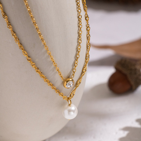 Collier élégant à plusieurs rangs en acier inoxydable doré, imperméable, avec zircon et perle. 2