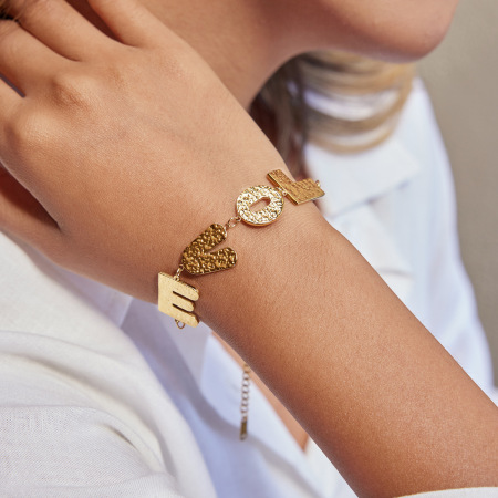 Bracelet à breloques classique pour femme, en acier inoxydable, étanche, couleur or, avec lettre d'amour (1 pièce). 2