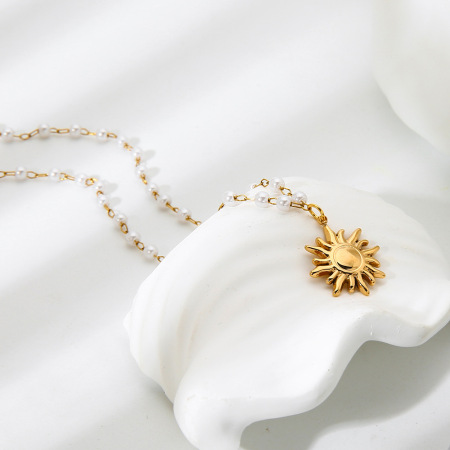 Collier pendentif femme rétro soleil en acier inoxydable étanche couleur or (1 pièce) 2