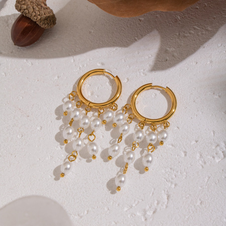 Boucles d'oreilles élégantes à pompon, en acier inoxydable imperméable, couleur or, avec perles (1 paire). 2