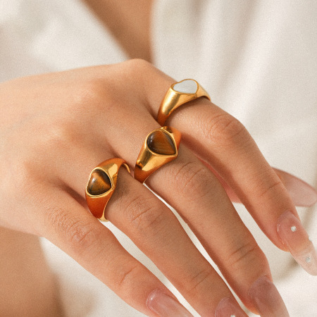 Bague en acier inoxydable étanche, couleur or, en forme de cœur, ornée d'une pierre naturelle (1 pièce).