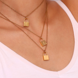 Collier Pendentif Femme Étanche En Acier Inoxydable Avec Fermoir À Lettres (1 Pièce) h5 Image2