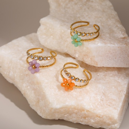 Bague femme romantique en acier inoxydable doré, ornée d'une fleur et d'une étoile. 2