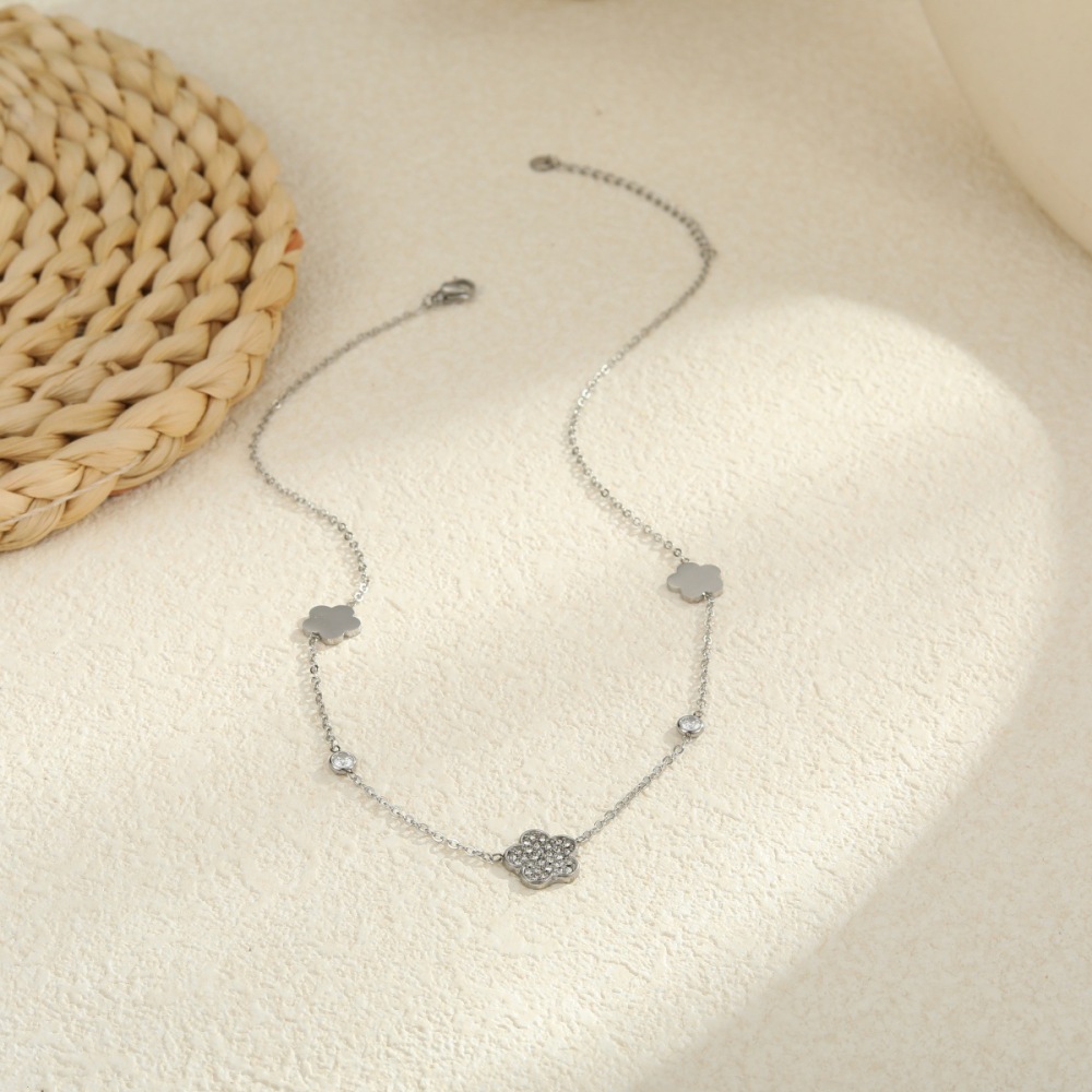 Collier Chaîne Femme Simple En Acier Inoxydable Étanche Avec Motif Fleur, Étoile Et Lune (1 Pièce) Image4