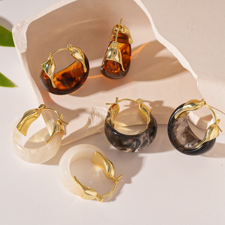 1 paire de boucles d'oreilles créoles en résine cuivrée ombrée 2