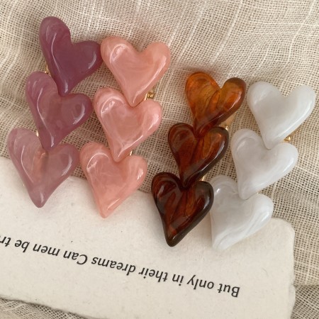 Pince à cheveux en résine en forme de cœur, collection romantique (1 pièce)